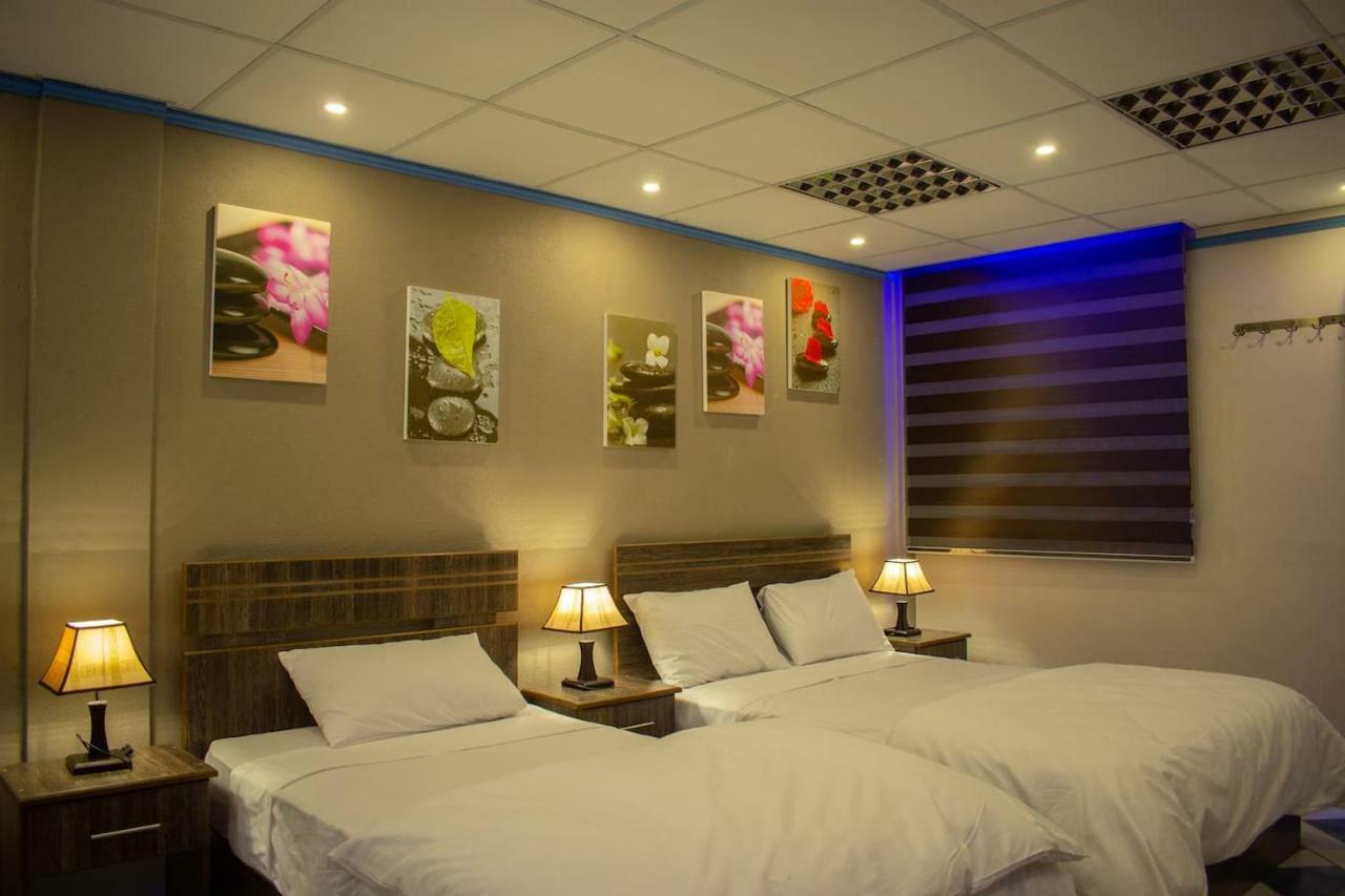 Hotel Styled Apartment In Heart Of กาตร์บอร์นส์ ภายนอก รูปภาพ