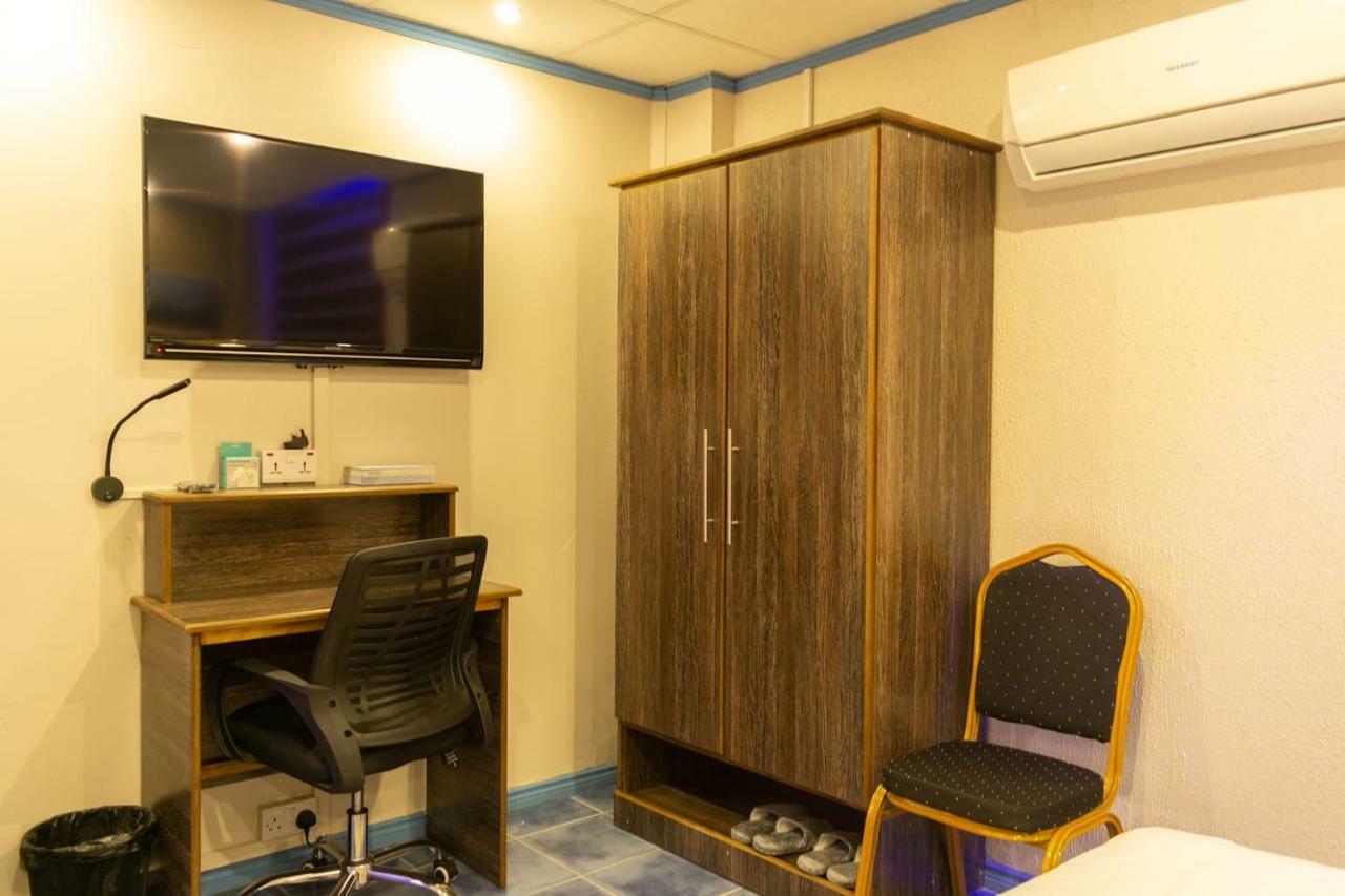 Hotel Styled Apartment In Heart Of กาตร์บอร์นส์ ภายนอก รูปภาพ